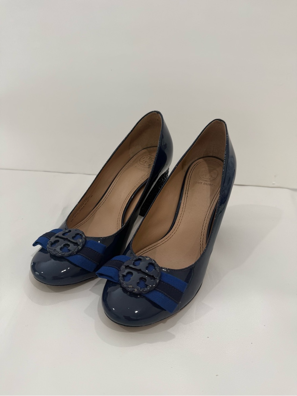 Tory Burch Patent Navy Blue Women's Pump with Decorative Buckle Sz 6